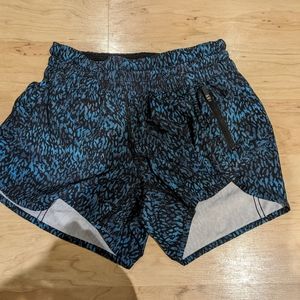 Lululemon size 6 tracker short